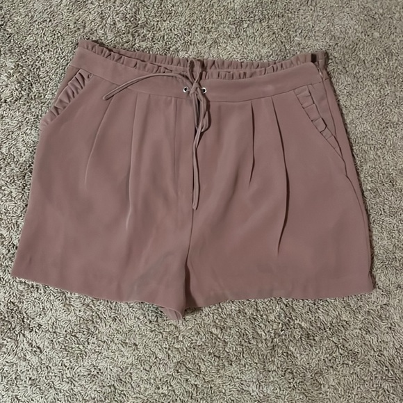Dressier Shorts - Picture 1 of 2